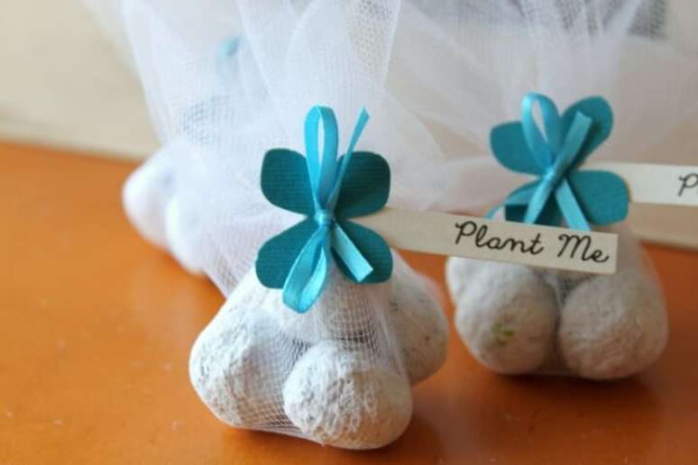 62. Sementes s&atilde;o lindas lembrancinhas de casamento simples. Foto de Wedding Ideas
