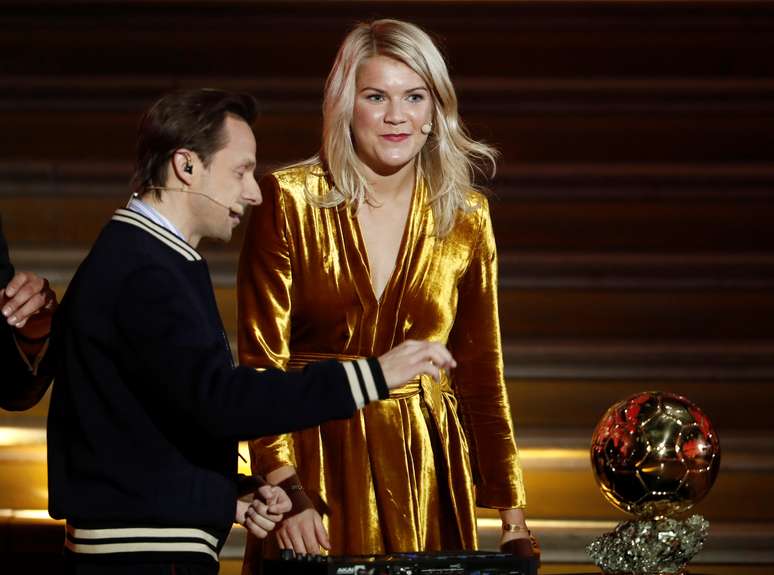 DJ Martin Solveig e atacante Ada Hegerberg na premia&ccedil;&atilde;o da Bola de Ouro 03/12/2018 REUTERS/Benoit Tessier