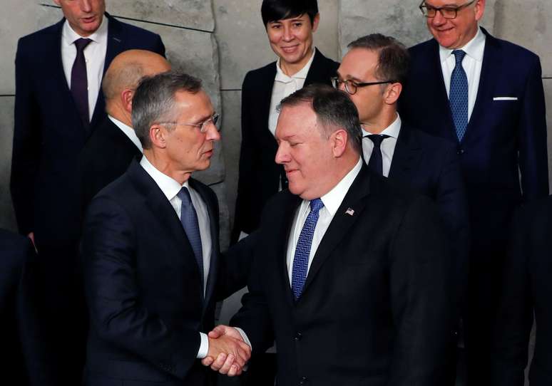 Secretário-geral da Otan, Jens Stoltenberg, e secretário de Estado dos EUA, Mike Pompeo, em Bruxelas 04/12/2018 REUTERS/Yves Herman