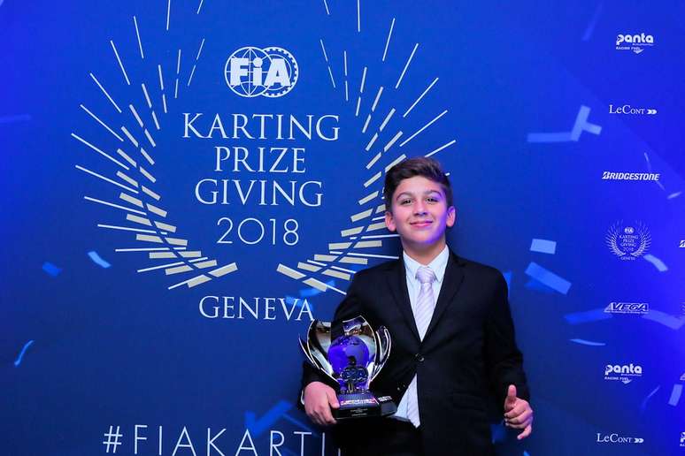 Gui Figueiredo recebe prêmio na cerimônia da FIA na Suíça pelo top 3 no Troféu Academy