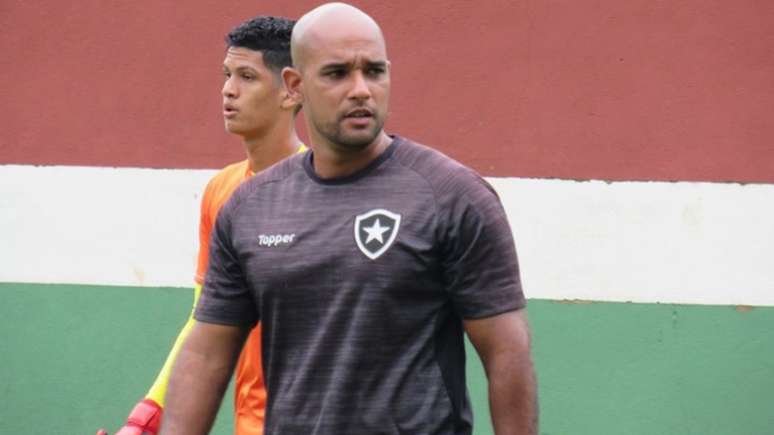 Felipe Lucena assumiu a equipe Sub-20 do Glorioso no início do mês passado (Fabio de Paula / BFR)