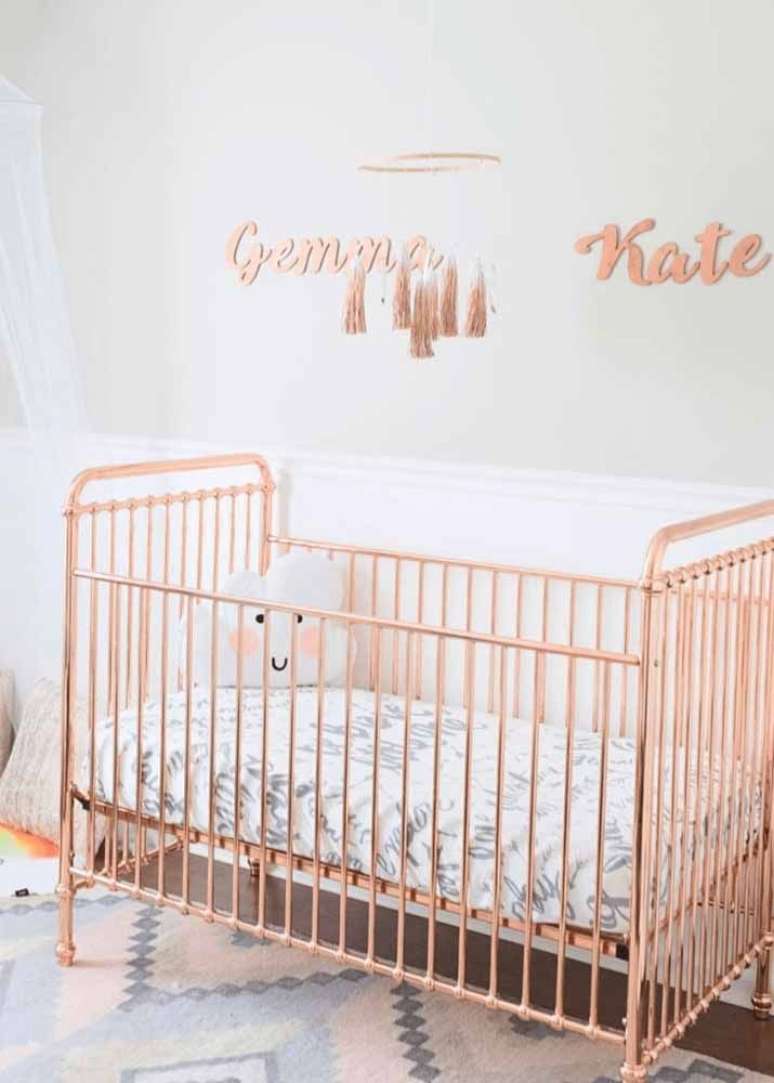 45. O quarto do bebê também pode receber uma decoração rose gold e ficar super charmoso – Foto: Pinterest