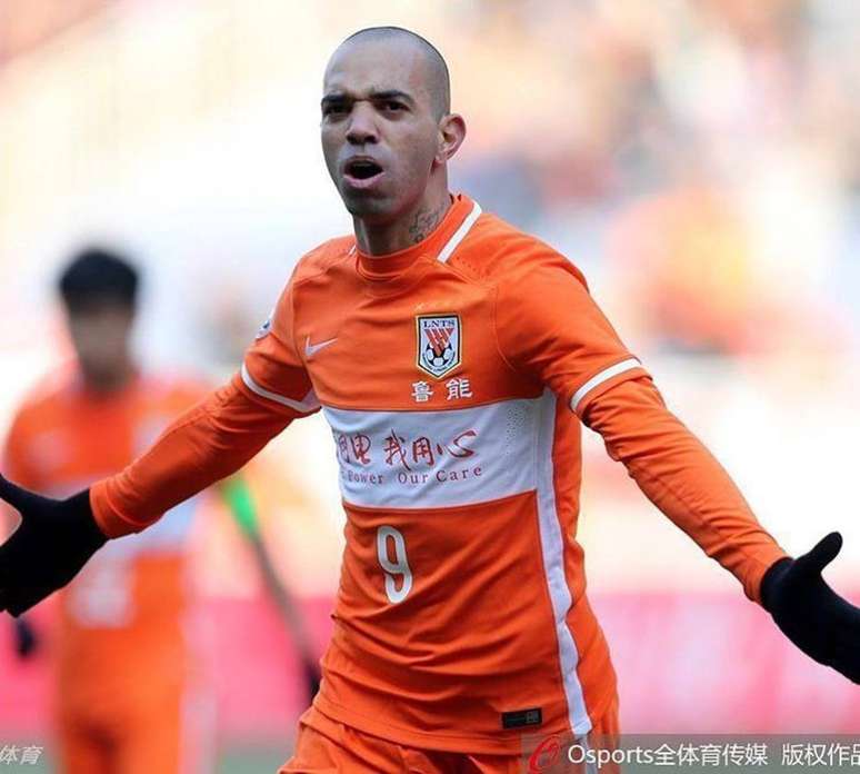 Diego Tardelli deixa o Shandong Luneng e deve voltar ao futebol brasileiro
