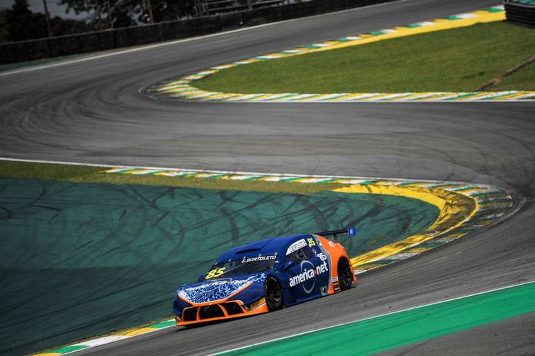 Stock Light decide campeão em Interlagos com quatro pilotos na disputa pela taça