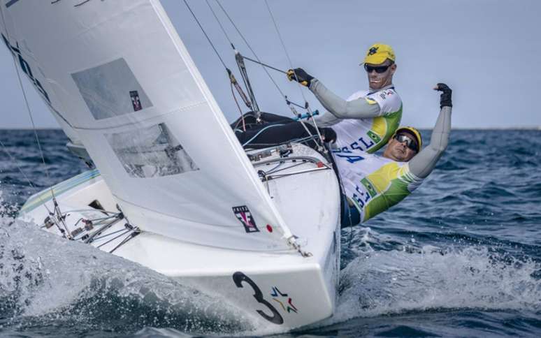 Robert Scheidt e Maguila foram a dupla brasileira mais eficiente no primeiro dia (Foto: Gilles Morelle/SSL)