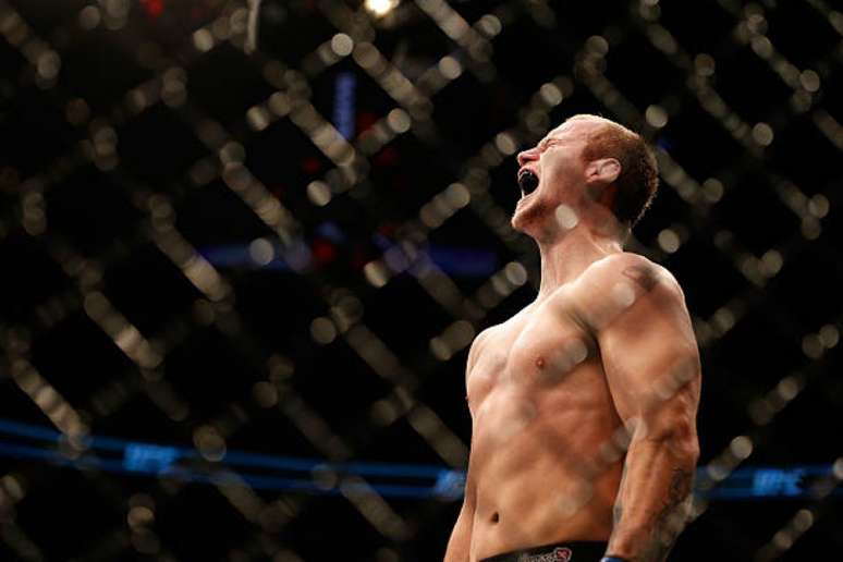 Jesse Ronson está fora da luta com o brasileiro Carlos Diego e perdeu o contrato com o UFC (Foto: Getty Images/UFC)