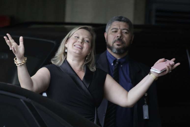 Deputada do PSL, Joice Hasselmann, no Centro Cultural Banco do Brasil (CCBB), em Brasília (DF), onde funciona o gabinete de transição do governo, nesta quarta-feira (5).