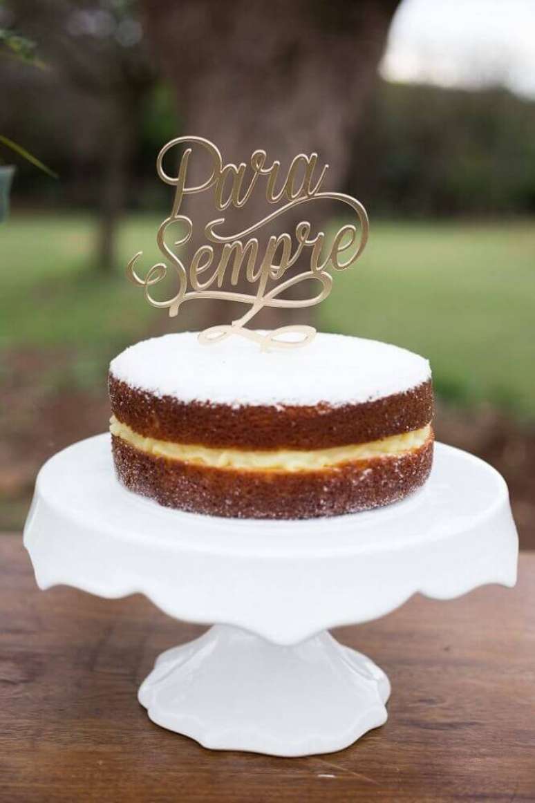 62. Modelo de bolo simples de casamento – Foto: 2Wed