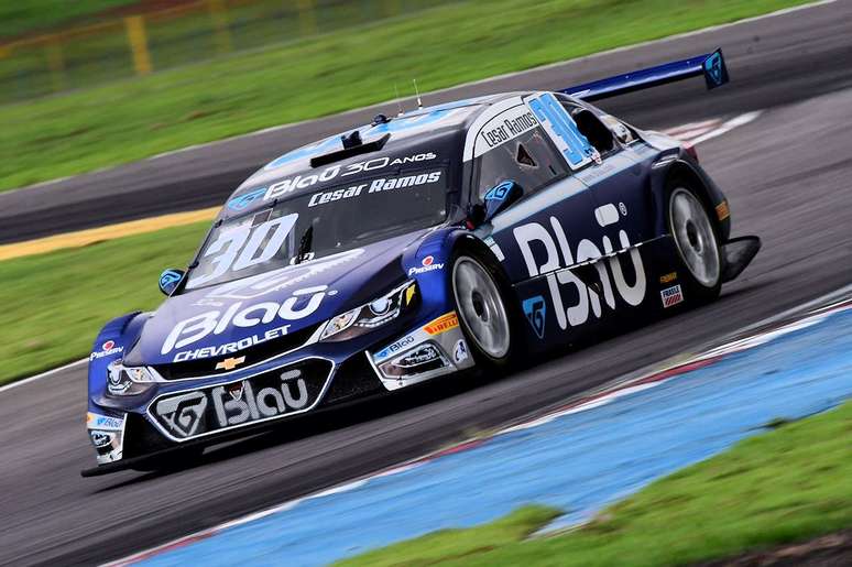 Blau Motorsport retorna ao palco de seu último pódio para fechar 2018 com vitória