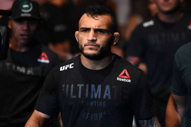 John Lineker terá o ex-campeão peso-galo Dominick Cruz pela frente no UFC 233, em janeiro (FOTO: Divulgação/UFC)