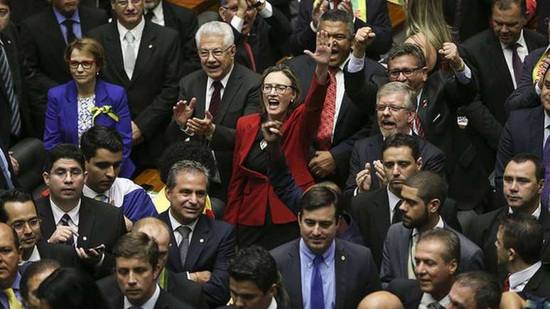 O Brasil tem o terceiro maior Congresso Nacional da América Latina, mas na comparação com a Europa o número de deputados e senadores não assusta