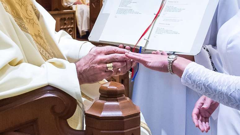 A aliança é um sinal da entrega a Jesus Cristo