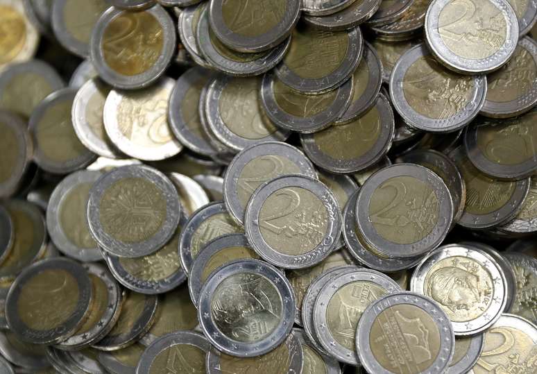 Imagem ilustrativa de moedas de euro 16/11/2017 REUTERS/Leonhard Foeger 
