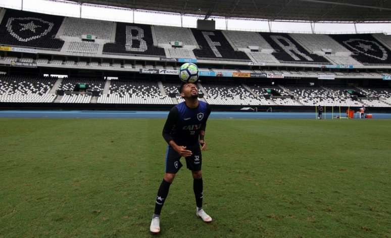 Matheus Fernandes começou a chamar a atenção na Libertadores de 2017 (Foto: Vítor Silva/SSPress/Botafogo)