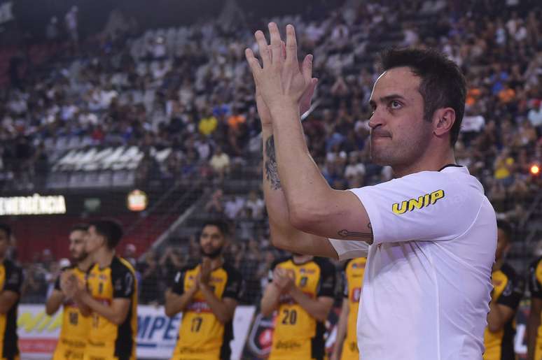 Falcão, jogador do Sorocaba, se despede do futsal em partida contra o Corinthians, válida pela final da Liga Paulista de Futsal 2018