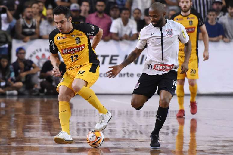 Falc&atilde;o durante a segunda partida que marcou o encerramento de sua carreira