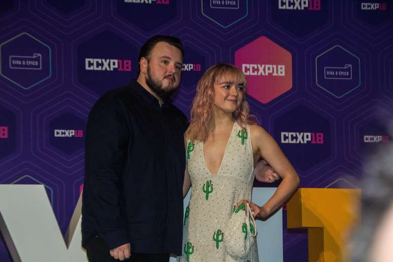 Os atores John Bradley e Maisie Williams, de Game of Thrones