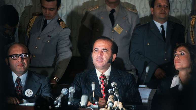 Já na década de 1970 proliferavam escândalos que vinculavam Carlos Andrés Pérez e figuras de seu entorno com suposto uso indevido de recursos públicos
