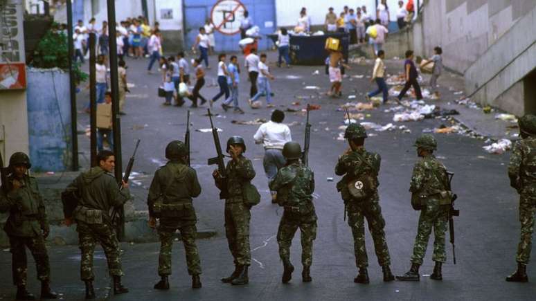 Carlos Andrés Pérez colocou o Exército nas ruas para conter a revolta contra reformas