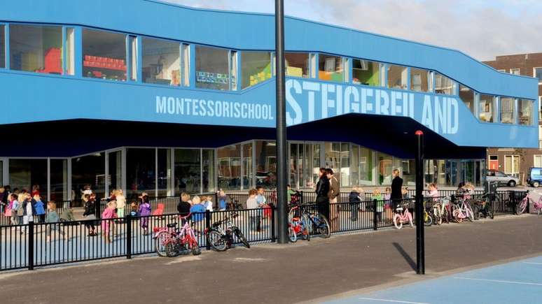 "A crítica não tem base, é apenas porque somos diferentes", diz Scott Akridge, proprietário da Riverstone Montessori Academy, na Geórgia, EUA