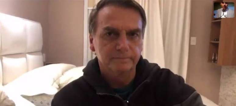 Jair Bolsonaro fala com os participantes da Cúpula Conservadora das Américas via Skype