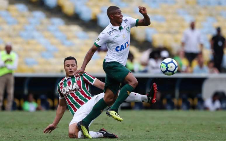 Marlon foi titular no Fluminense na última rodada do Brasileirão (Foto: LUCAS MERÇON / FLUMINENSE F.C.)