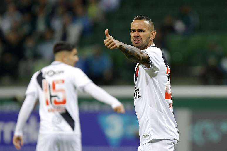 Leandro Castán durante partida do Vasco contra o Palmeiras no Campeonato Brasileiro 2018.