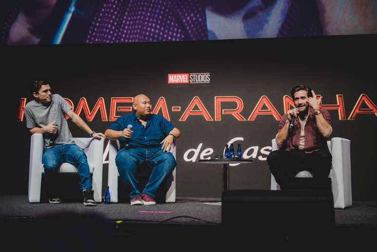 Tom foi acompanhado por Jacob Batalon e Jake Gyllenhaal - os tr&ecirc;s est&atilde;o juntos em Homem-Aranha: Longe de Casa
