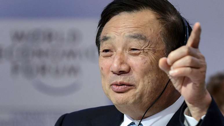 Ren Zhengfei, um ex-oficial do Exército de Liberação da China, fundou a Huawei em 1987