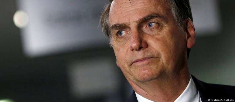 "Somos um exemplo de que a transformação pelo voto popular é possível", disse Bolsonaro ao receber diploma 