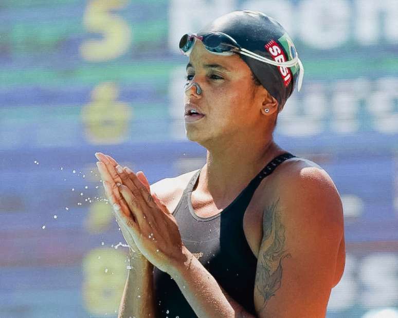 Etiene Medeiros pode ganhar o tricampeonato em piscina curta (Foto: Simone Castrovilarri)