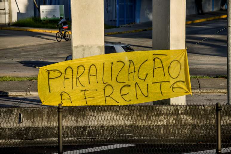 Caminhoneiros iniciaram novo protesto nesta segunda-feira (10)