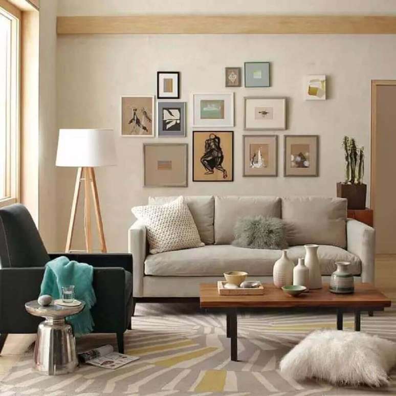 54. Objetos de cerâmica, como vasos, são objetos decorativos para sala de estar com estilo clássico e sofisticado – Foto: Pinterest
