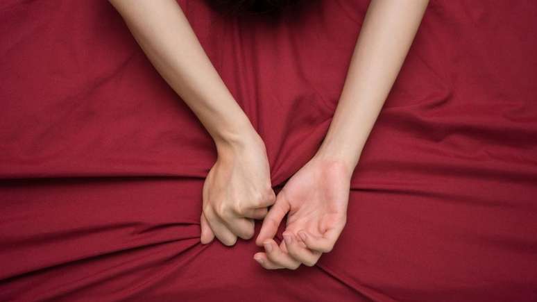 Dirigir o parceiro durante a rela&ccedil;&atilde;o sexual pode ajudar ambas as partes a se entenderem e se divertirem mais