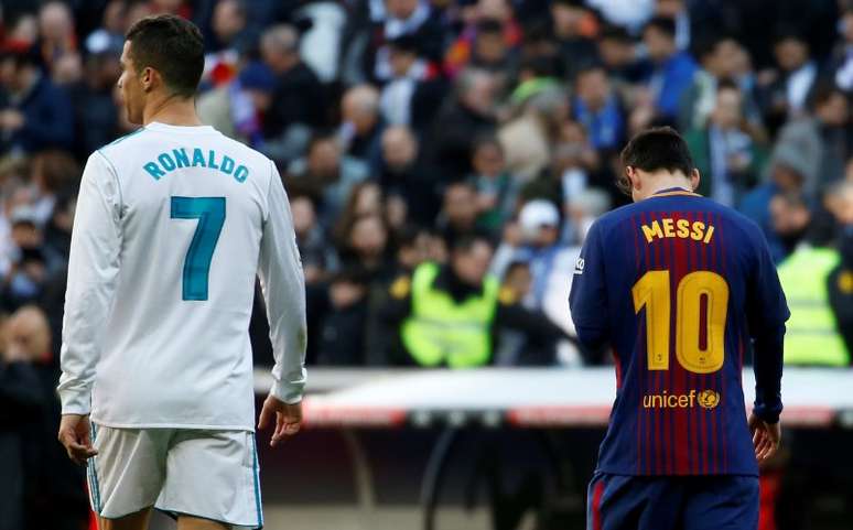 Os jogadores de futebol e advers&aacute;rios Cristiano Ronaldo (&agrave; esquerda) e Lionel Messi
23/12/2017
REUTERS