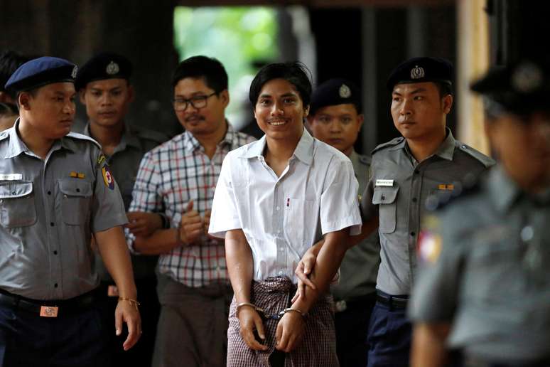 Os jornalistas da Reuters Kyaw Soe Oo e Wa Lone chegam para audiência em Mianmar
20/08/2018
REUTERS/Ann Wang 