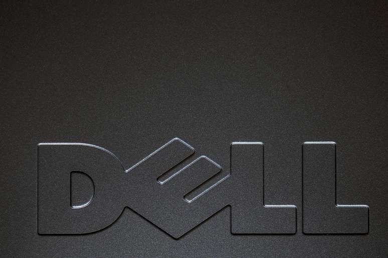 A Dell logo is pictured on the side of a computer in this photo illustration in the Manhattan borough of New York October 12, 2015. Computer maker Dell Inc said on Monday it had agreed to buy data storage company EMC Corp in a $67 billion record technology deal that will unite two mature companies and create an enterprise technology powerhouse.   REUTERS/Carlo Allegri - GF10000242243