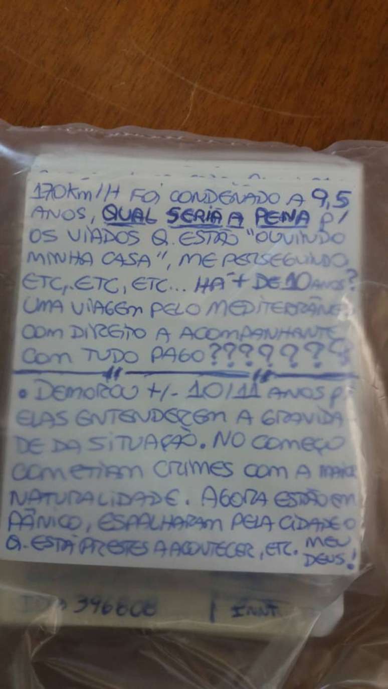 Em anotações pessoais do atirador, os agentes também encontraram referências ao massacre de Realengo, ocorrido em 2011, no Rio, e à chacina em Fortaleza, neste ano