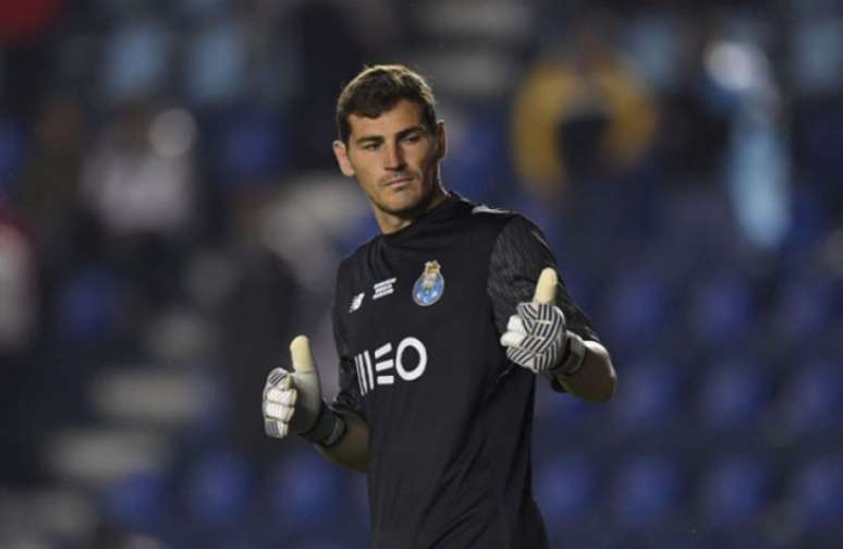 Casillas é um dos destaques do Porto (Foto: Yuri Cortez / AFP)