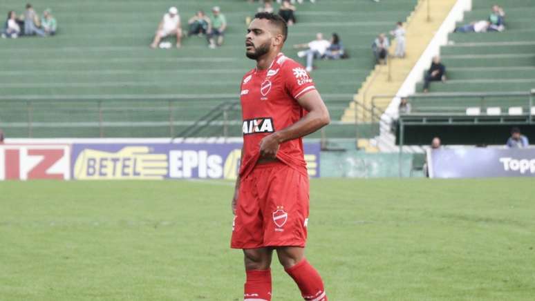 Juninho estava emprestado ao Vila Nova (Foto: Divulgação/Vila Nova)