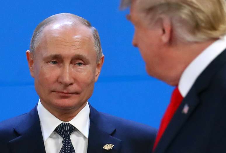 O presidente russo, Vladimir Putin, e o presidente dos Estados Unidos, Donald Trump, durante cúpula do G20 em Buenos Aires
30/11/2018
REUTERS/Marcos Brindicci 