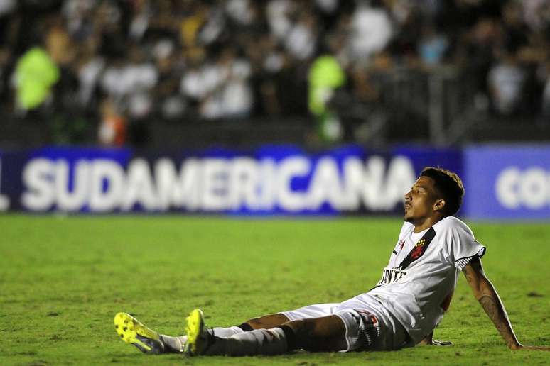 Após ser transferido da Copa Libertadores para a Copa Sul-Americana, o Vasco também não conseguiu ir longe na segunda competição: foi eliminado pela LDU Quito (EQU)