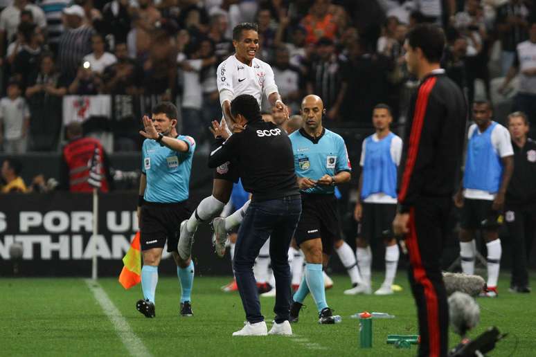 O Corinthians, sob comando do recém-contratado Jair Ventura, venceria o Flamengo na semi-final da Copa do Brasil, indo para a final da competição contra o Cruzeiro