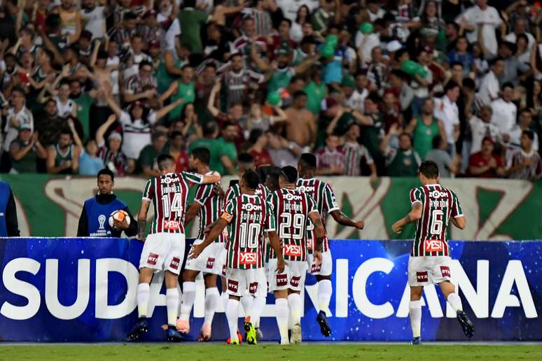 Gum comemora o seu gol contra o Nacional (URU) no jogo de ida; o Fluminense venceria o time uruguaio fora de casa por 1 a 0 para garantir a classificação para a próxima fase