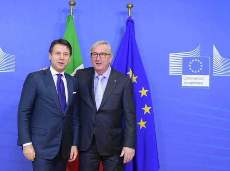 Giuseppe Conte e Jean-Claude Juncker antes de reunião em Bruxelas, na Bélgica