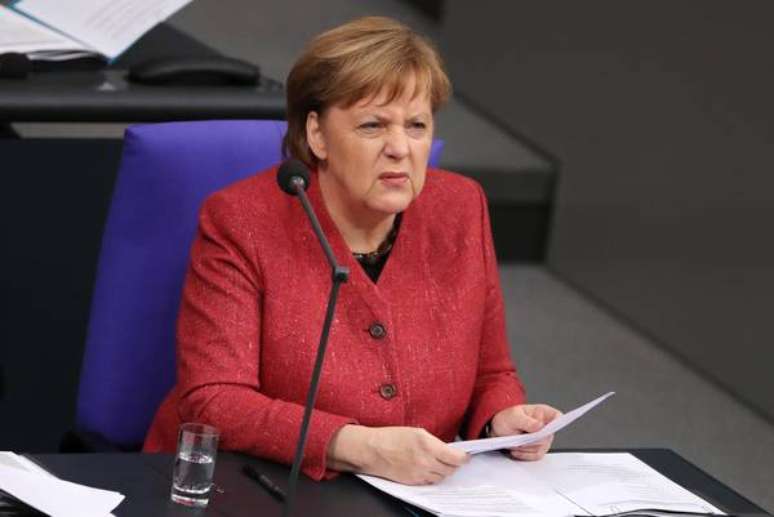 Merkel falou ao Parlamento alemão.