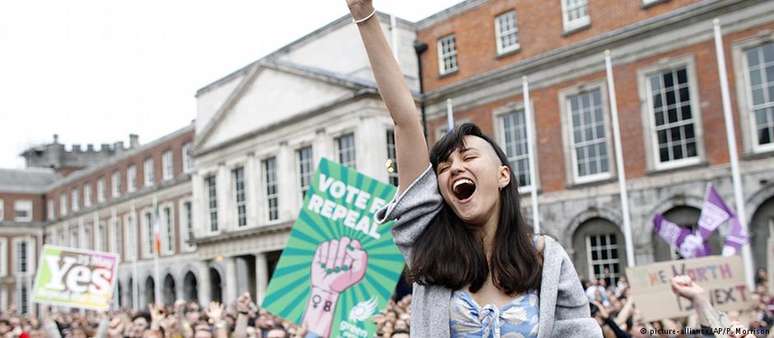 Em maio, 66,4% dos irlandeses votaram a favor do aborto num referendo sobre o fim da proibição no país