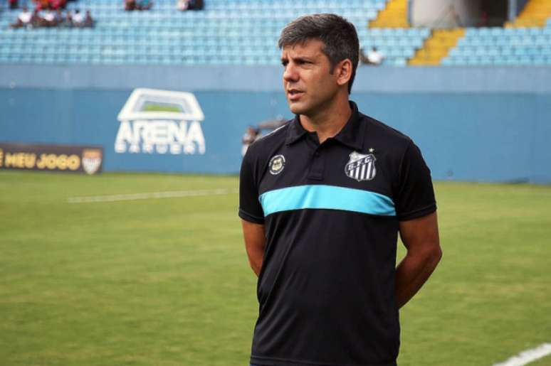 Marcos Soares já comandou a equipe de juniores do Santos (Foto: Pedro Ernesto Guerra Azevedo)