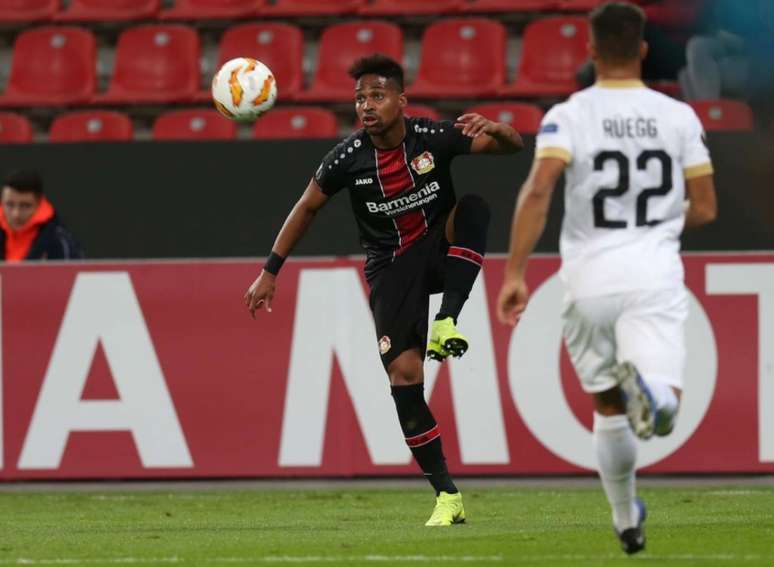 Brasileiro em campo pelo Bayer (Foto: Divulgação)