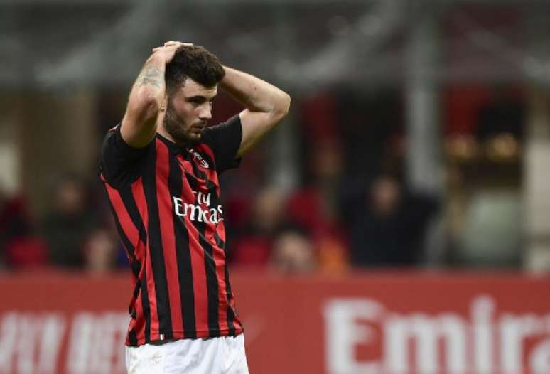 Milan vive fase turbulenta dentro e fora de campo (Foto: Miguel Medina / AFP)